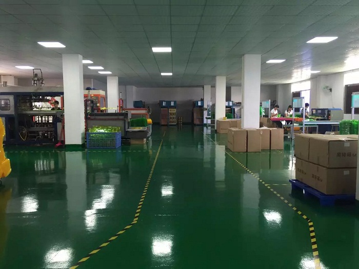 店家高价卖蟹拔腿已遭重罚，恒行5吸塑厂用良心讲话